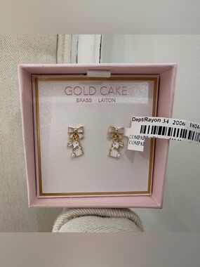 🤍 NWT Gold Cake Bunny Drop Earrings - Pink & White Enamel Gold Plated Brass NWT
